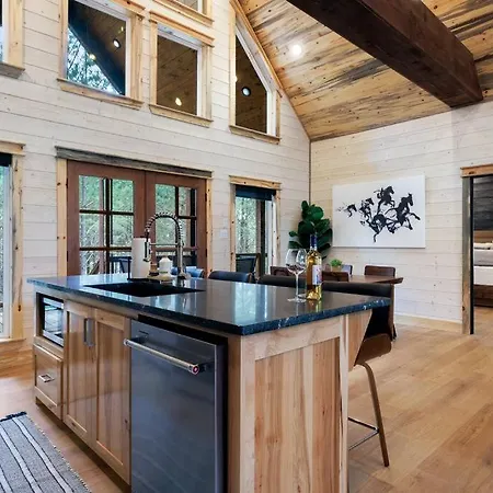 Lone Pine Lodge. Brand New! 2 Bedroom Luxury Cabin. Broken Bow Exterior photo