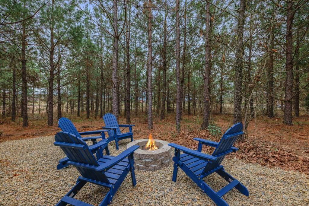 Lone Pine Lodge. Brand New! 2 Bedroom Luxury Cabin. Broken Bow