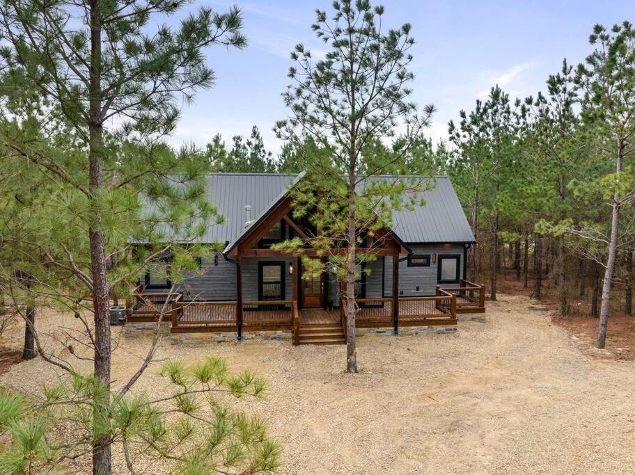 Holiday home Lone Pine Lodge. Brand New! 2 Bedroom Luxury Cabin. *